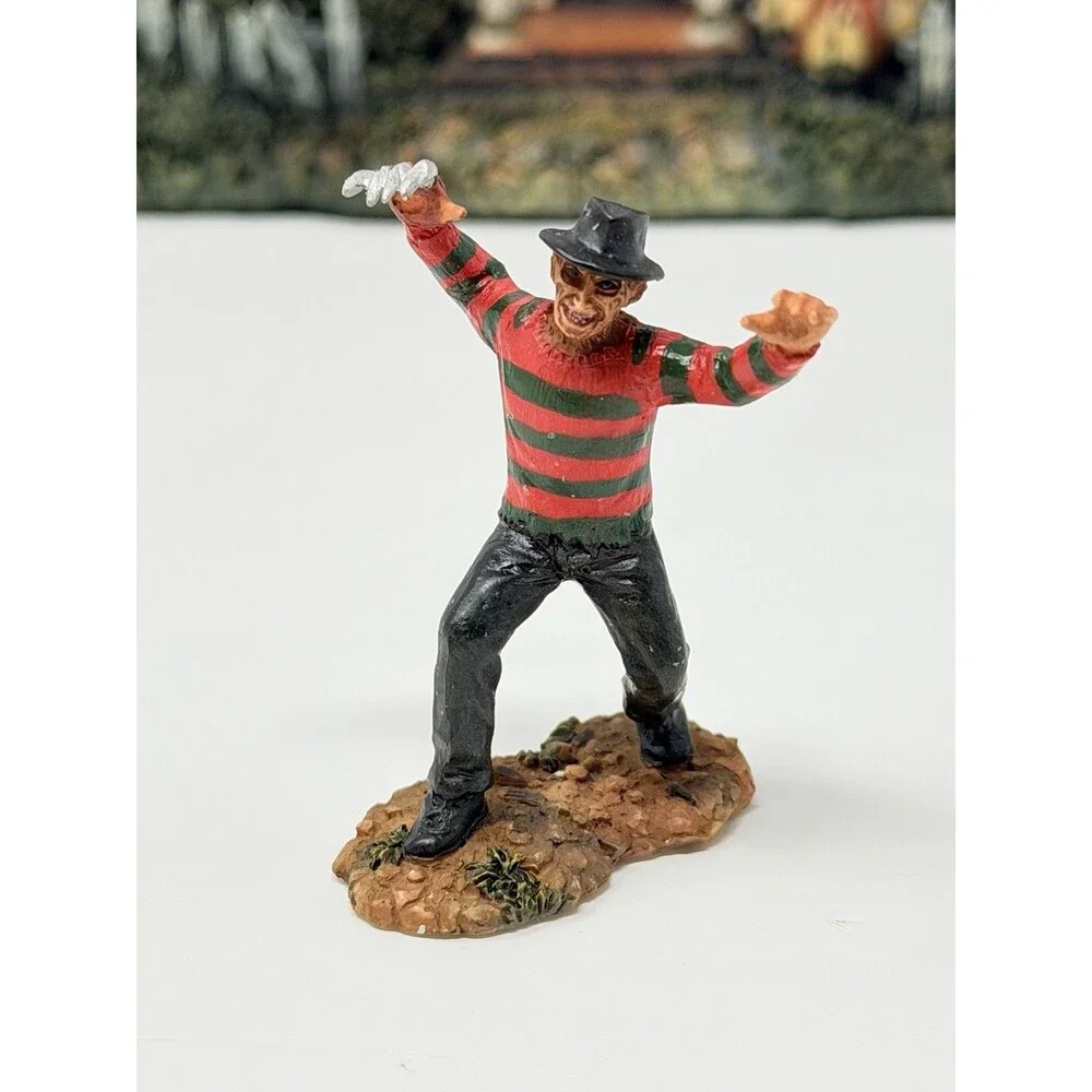 Hawthorne Village Nightmare on Elm Street 842 Elm St Village of Horror Box COA